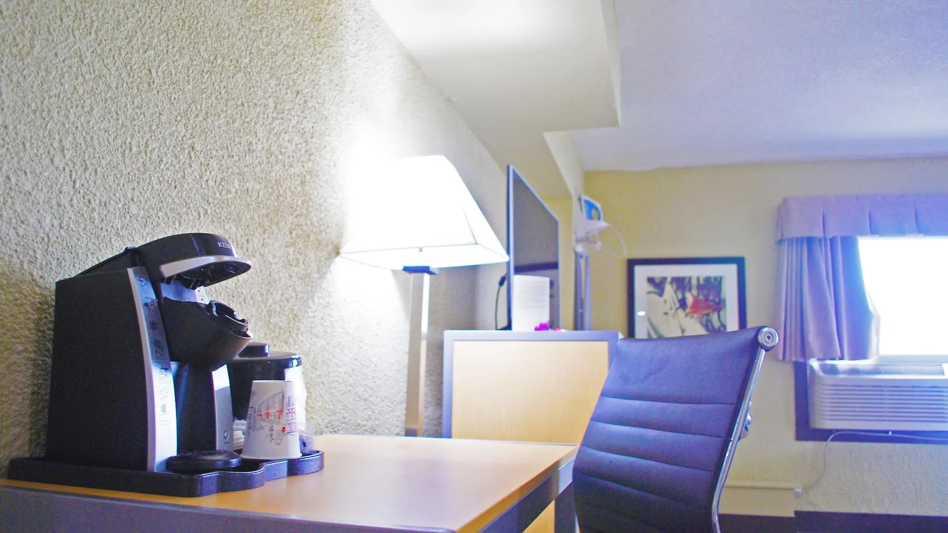 Ramada By Wyndham Edmonton Yellowhead Nw Hotell